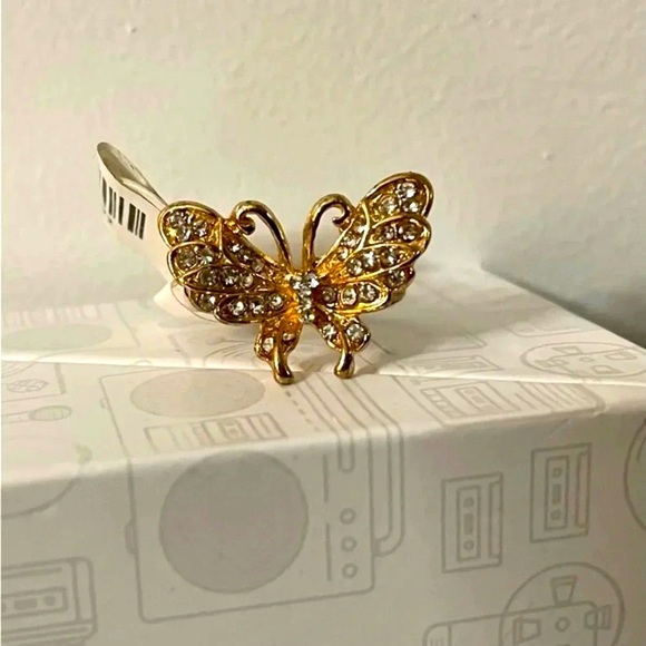 NWT Butterfly crystal ring - Picture 1 of 9